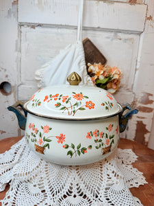 VINTAGE ENAMEL AND BRASS DUTCH OVEN