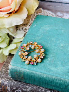 VINTAGE JEWELRY - GEM PASTEL WREATH BROOCH