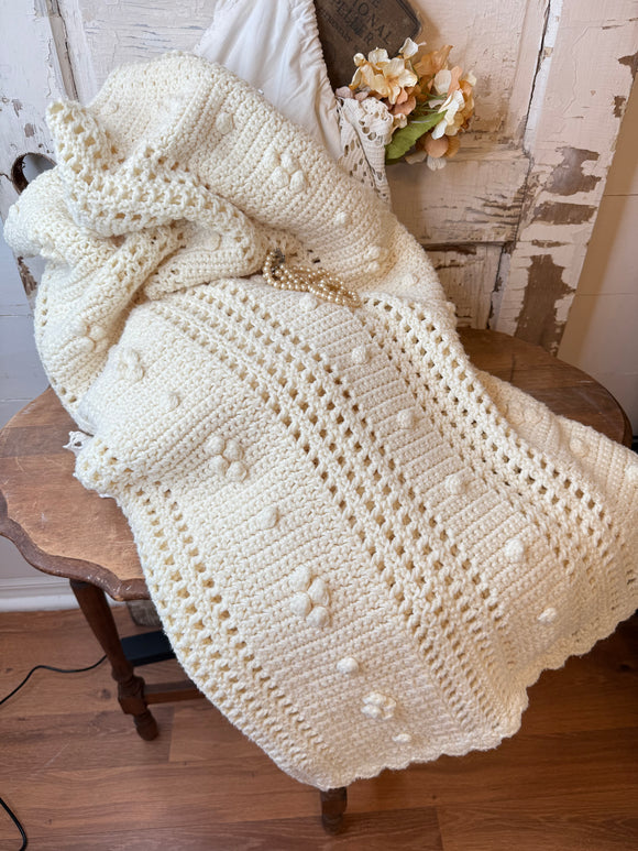 AMAZING VINTAGE “POPCORN” HANDMADE KNIT BLANKET