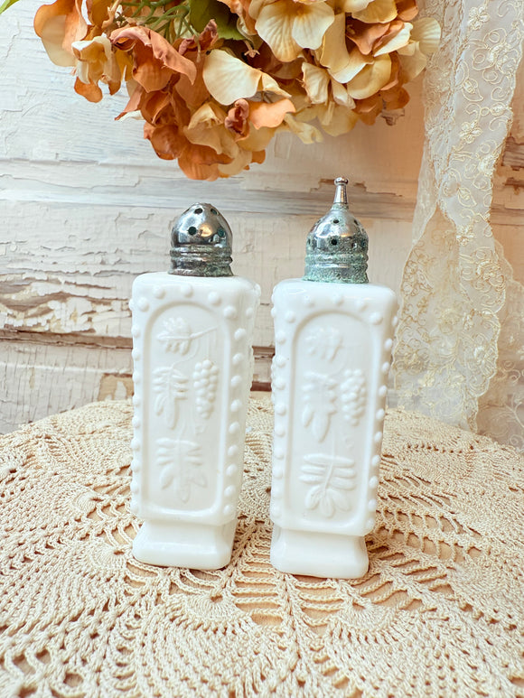 PAIR OF MILK GLASS DETAILED AUTUMN LEAVES SILVER TOP SALT AND PEPPER SHAKERS
