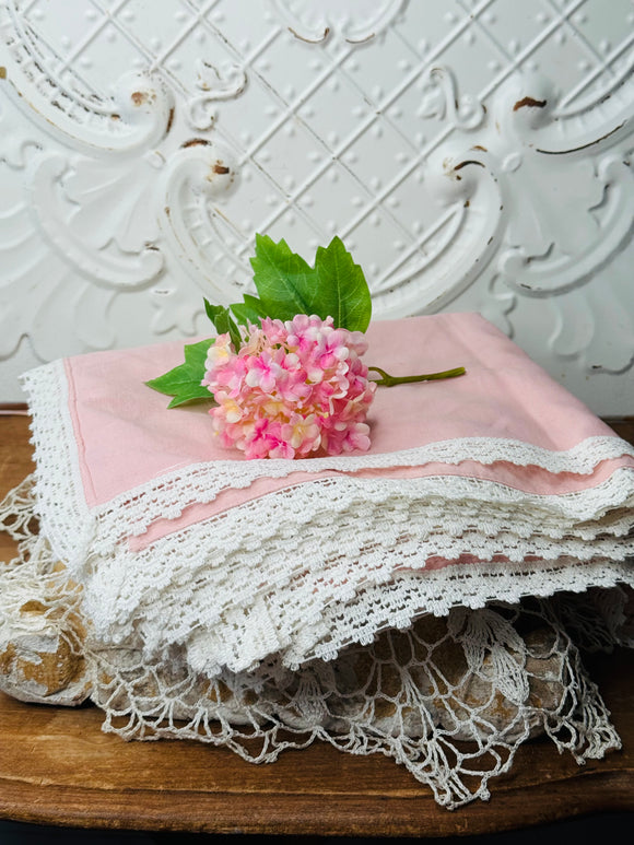 SET OF 4 VINTAGE LACE TRIM PLACEMATS - PINK