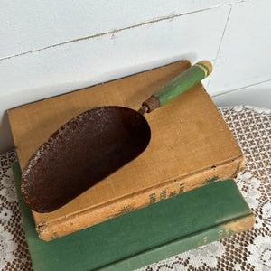 ANTIQUE SCOOP