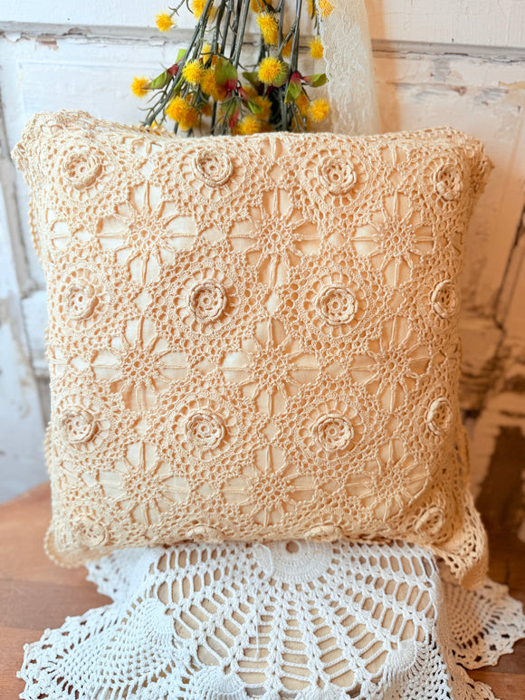 VINTAGE CROCHETED FLOWER THROW PILLOW