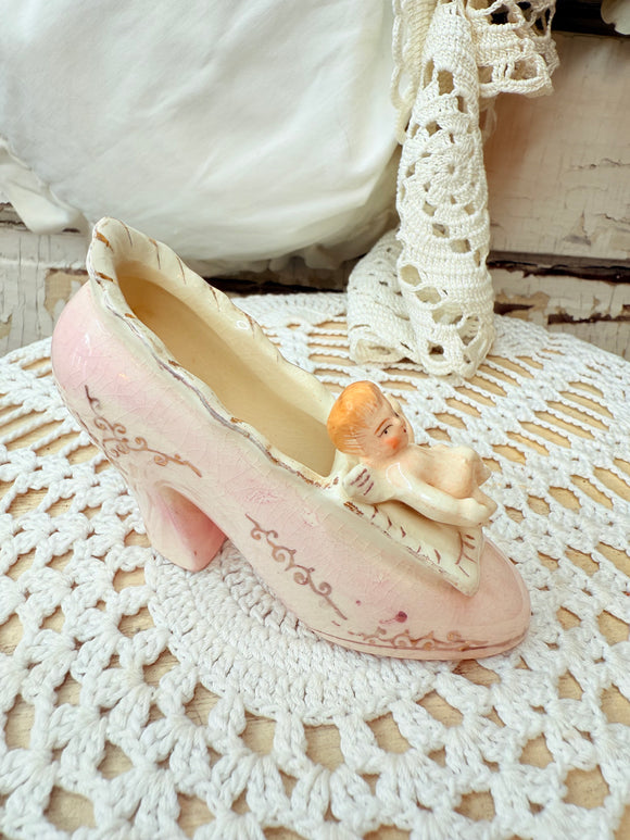 AMAZING CHERUB ANGEL ON SHOE DECOR VINTAGE