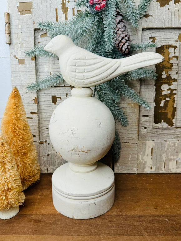 CHIPPY SHABBY CHIC VINTAGE BIRD CORBEL DECOR