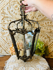 AMAZING ANTIQUE DETAILED BRASS LIGHT FIXTURE WITH ETCHED GLASS