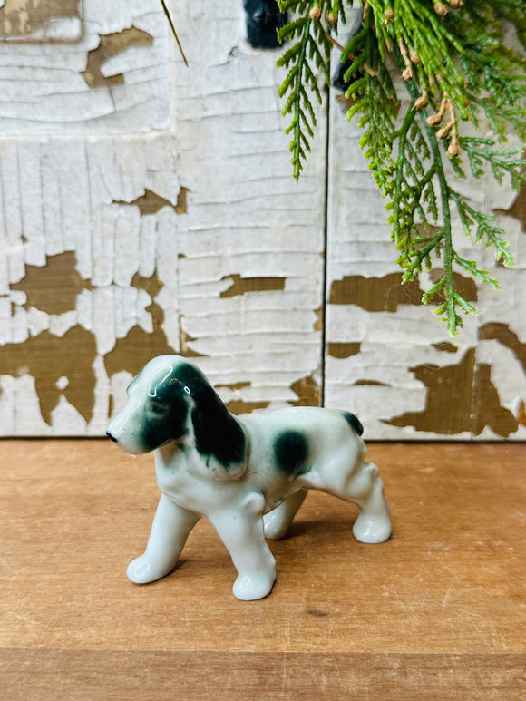 VINTAGE HOUND STATUETTE