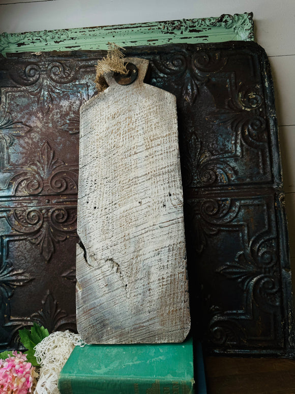 ANTIQUE XL WOODEN BREAD BOARD DECOR