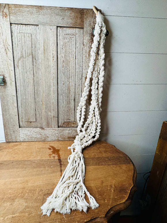 MACRAME VINTAGE HANGING POT HOLDER
