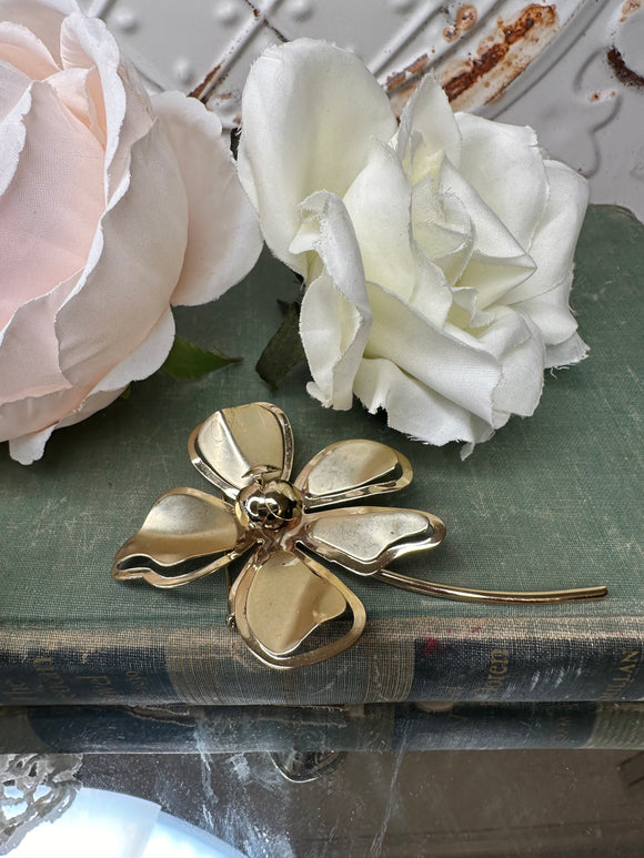 SILVER FLOWER BROOCH VINTAGE