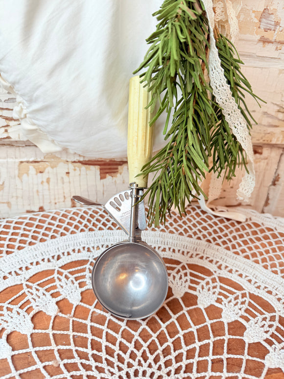 ANTIQUE ICE CREAM SCOOP