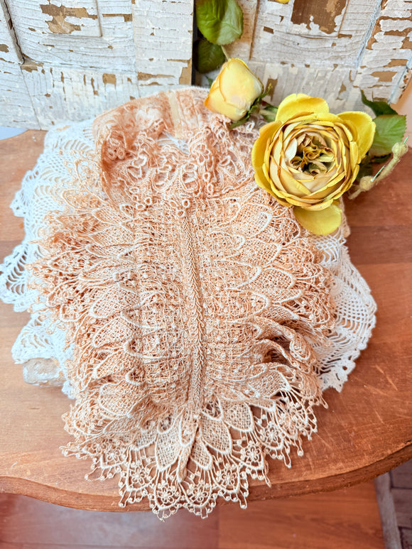 ANTIQUE VICTORIAN COLLAR