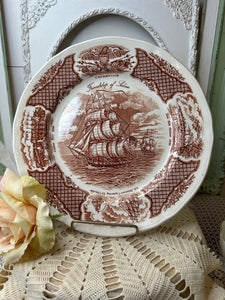 FRIENDSHIP OF SALEM MASS LARGE DECOR PLATE