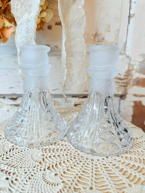 SET OF DECORATIVE GLASS CANDLESTICK HOLDERS