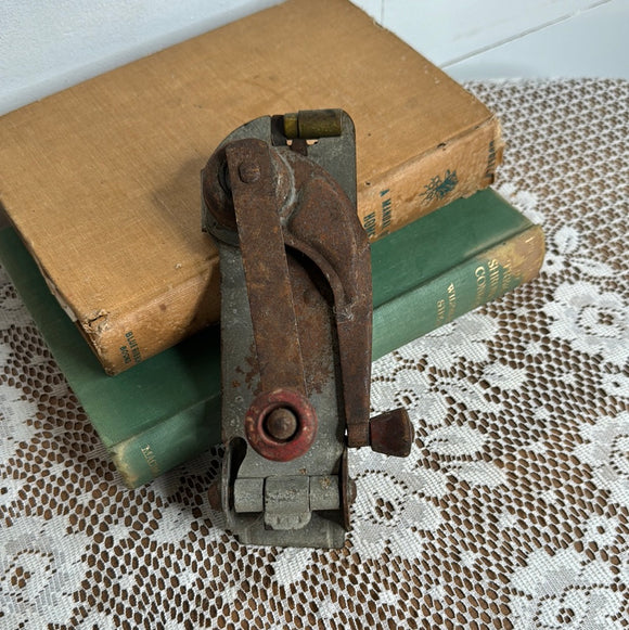 ANTIQUE CAN OPENER