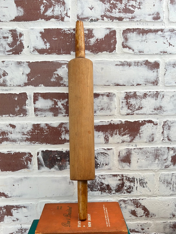 VINTAGE GOLDEN WOOD SMOOTH ROLLING PIN