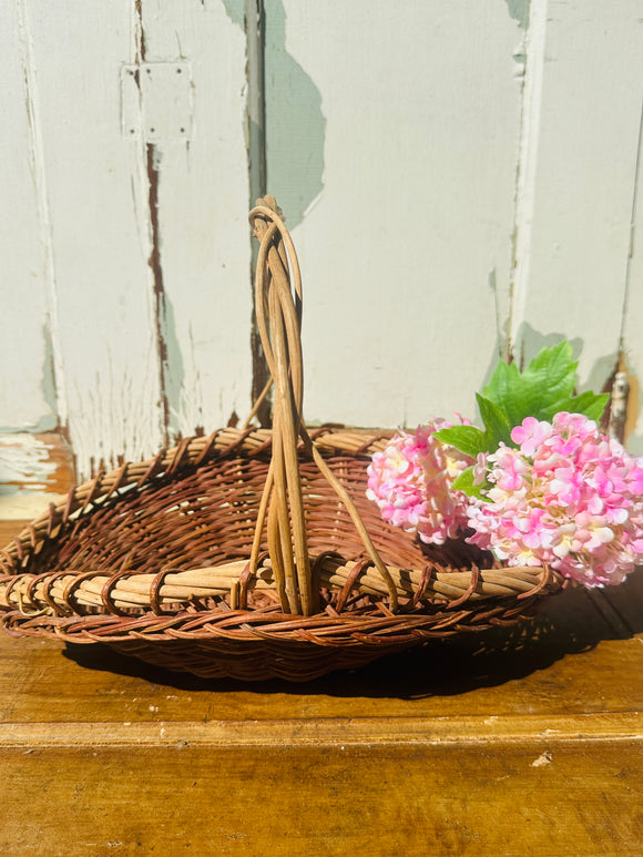 BEAUTIFUL VINTAGE WICKER BASKET #2