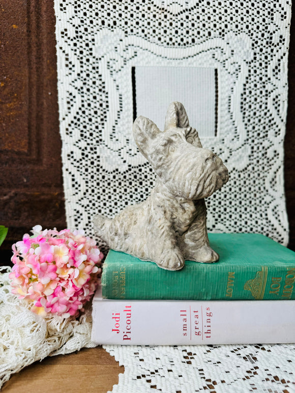 LARGE DOG GARDEN VINTAGE STATUETTE