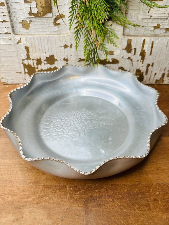 VINTAGE ALUMINUM DETAILED ETCHED WAVY TRAY