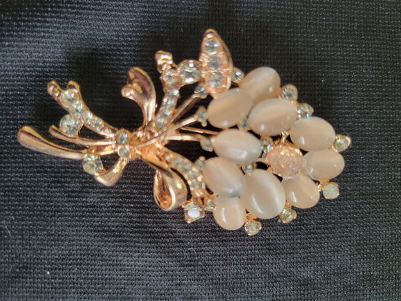 PEARLY BOUQUET BROOCH