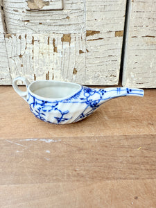 ANTIQUE BLUE AND WHITE PORCELAIN BABY FEEDER