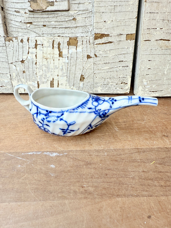 ANTIQUE BLUE AND WHITE PORCELAIN BABY FEEDER