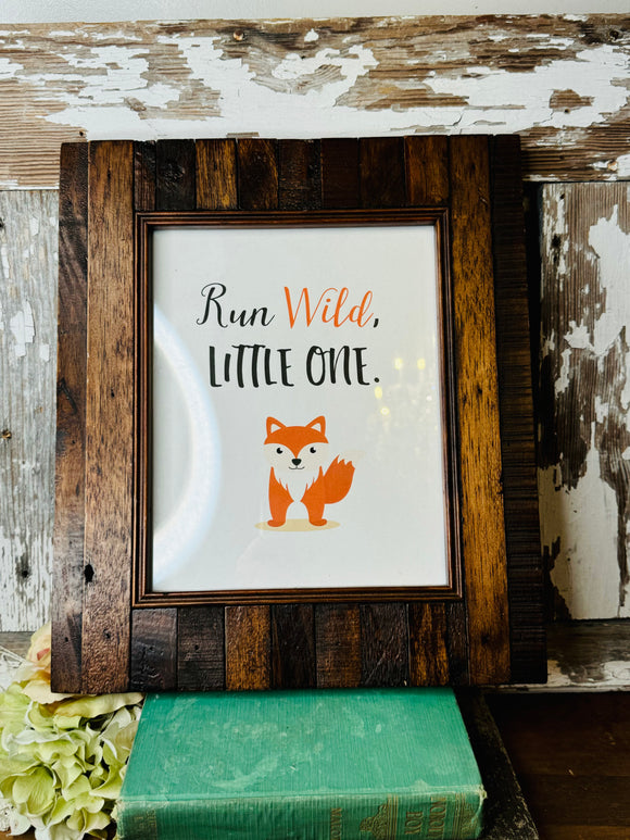 ADORABLE LARGE SOLID WOOD FRAME AND  FOX PICTURE