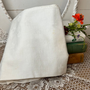 DAMASK (FOLDED) SQUARE TABLECLOTH