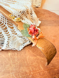 FLORAL DETAIL WOODEN BACKSCRATCHER