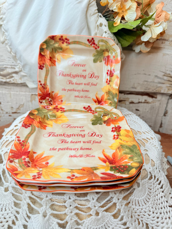 SET OF 4 VINTAGE THANKSGIVING PLATES