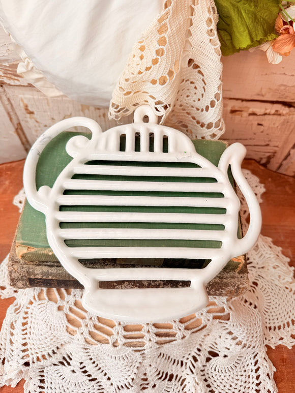 VINTAGE TEAPOT TRIVET