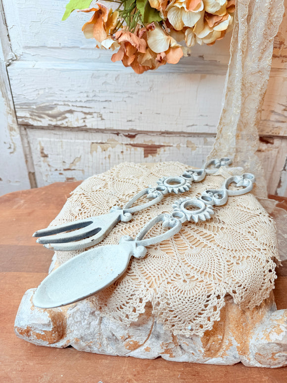 VINTAGE CAST IRON DECOR UTENSIL SET