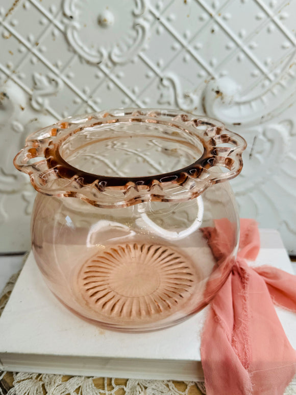 1930S VINTAGE LACE EDGE PINK FISH BOWL