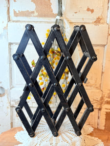 XL DARK WOOD ACCORDION RACK