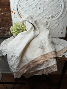 ANTIQUE LINEN TABLECLOTH