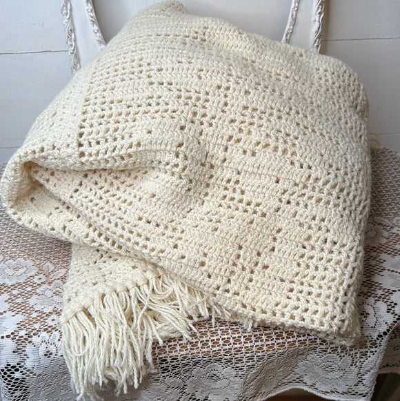 VINTAGE TASSEL CREAM ORNATE AFGHAN