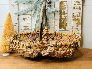 WICKER VINTAGE LARGE ORNATE EGG BASKET