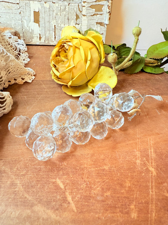 VINTAGE MID CENTURY LUCITE GRAPE CLUSTER