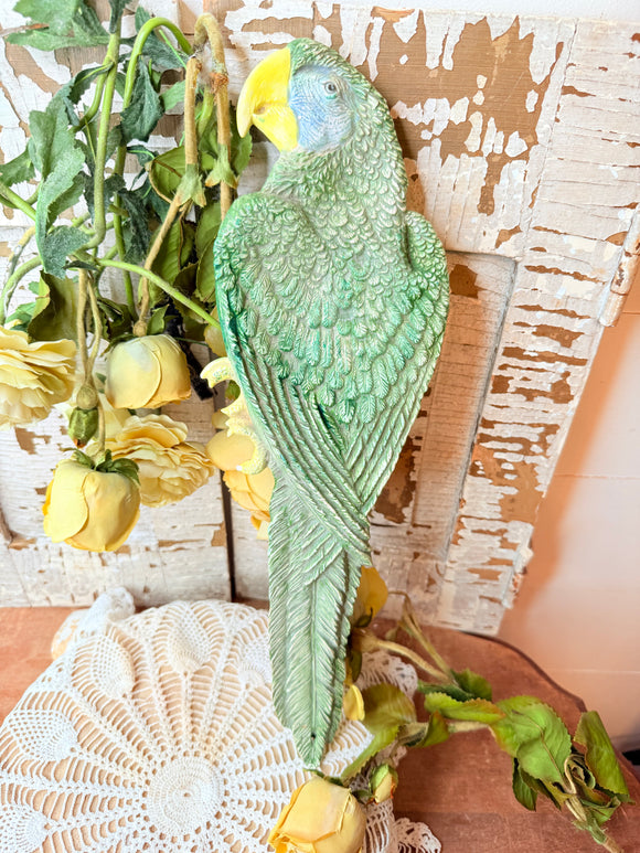 VINTAGE STONEWARE COLORFUL PARROT PLATE DECOR