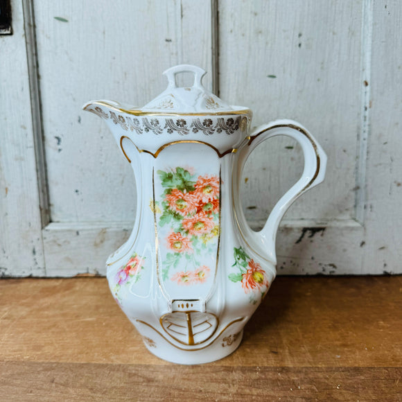 ORNATE VINTAGE FLORAL GOLD DETAIL TEAPOT