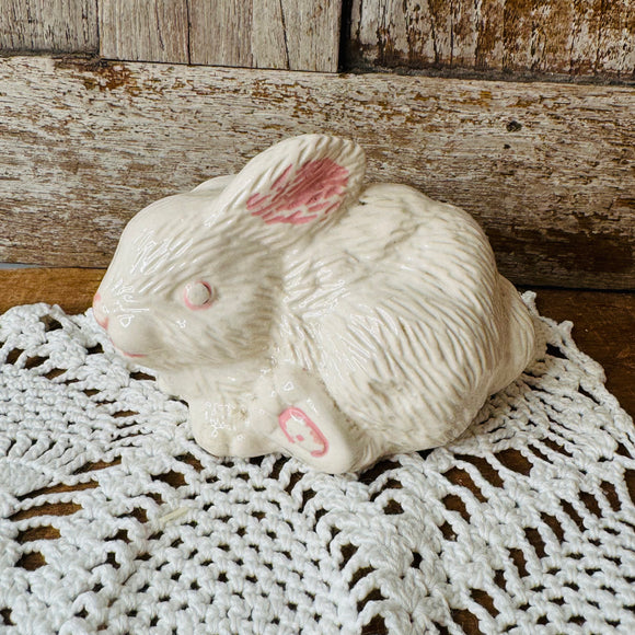 VINTAGE CUTE BUNNY RABBIT STATUETTE