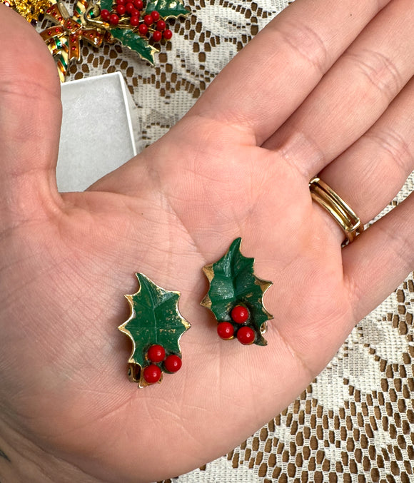 CHRISTMAS VINTAGE JEWELRY - MISTLETOE EARRINGS