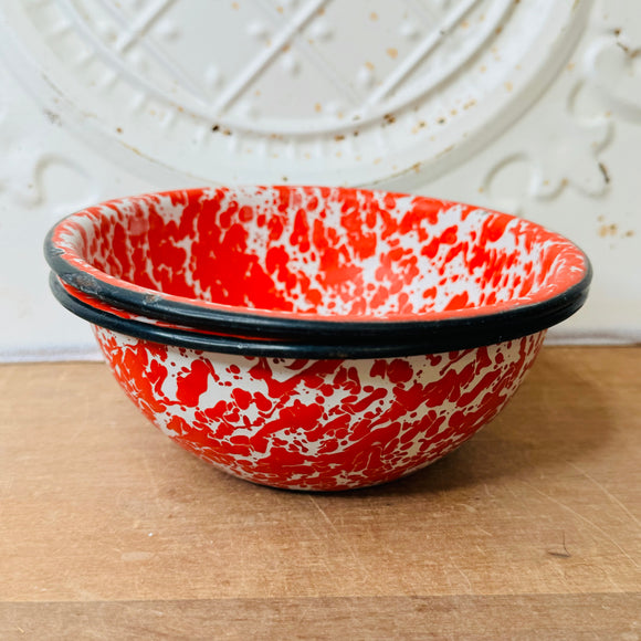 SET OF 2 VINTAGE SPLATTERWARE RED BOWLS
