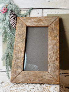 VINTAGE WOOD ORNATE RECTANGLE FRAME