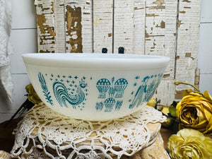 VINTAGE PYREX 4 QT BLUE AMISH BUTTER PRINT BOWL
