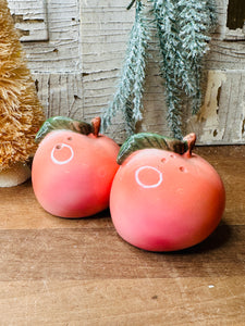 VINTAGE PEACH BEAUTIFUL SALT AND PEPPER SHAKERS