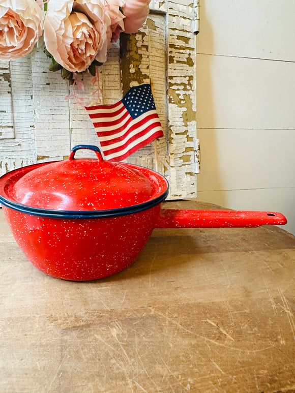 LARGE RED SPECKLED ENAMELWARE VINTAGE POT