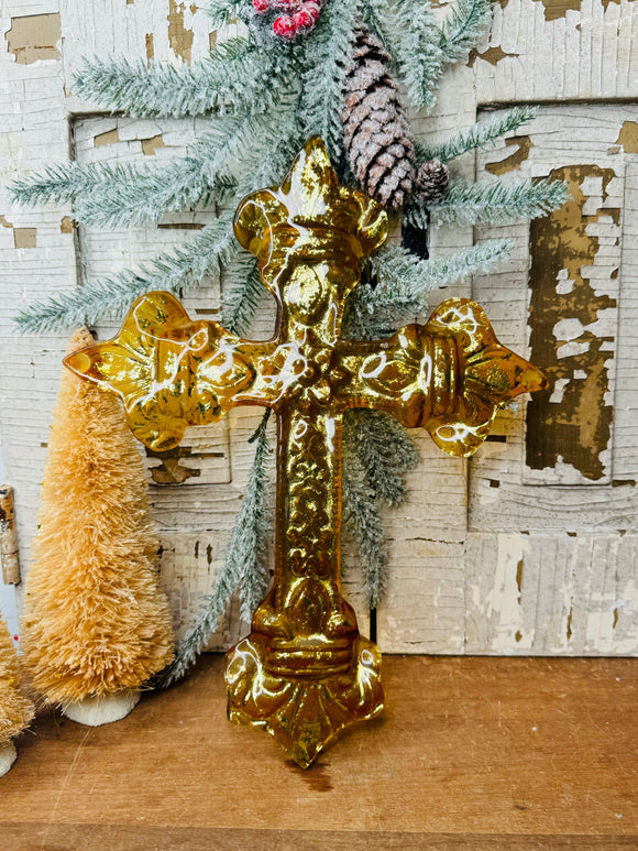 GOLDEN DETAILED VINTAGE CROSS DECOR