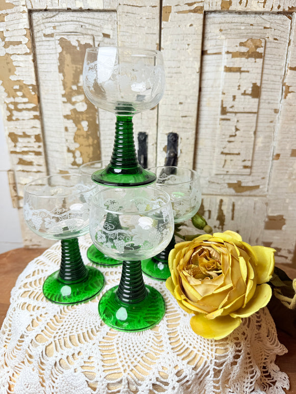 SET OF 5 LUMINARC FRANCE BEEHIVE STEM CORDIAL GLASSES