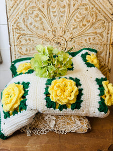 YELLOW ROSE HANDMADE AFGHAN VINTAGE